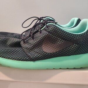 Nike Roshe One Premium Green Glow Size 15